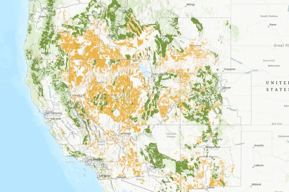 Map of Western U.S. indicating public lands that would be for sale under a Senate plan in yellow and green.